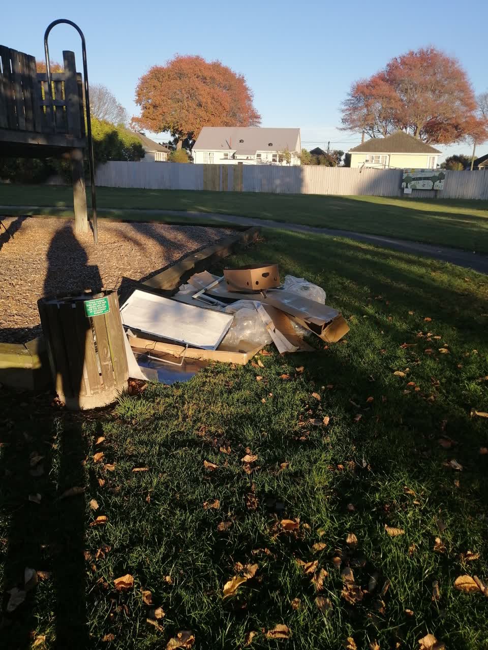 The photograph attached to this rubbish/recycling report