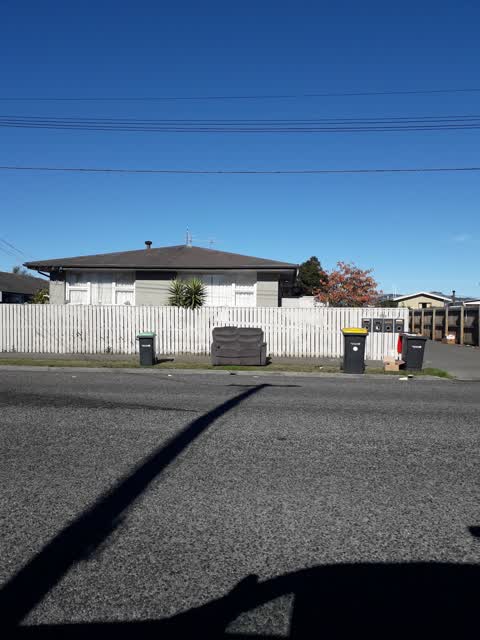 Rubbish/Recycling, a report photo
