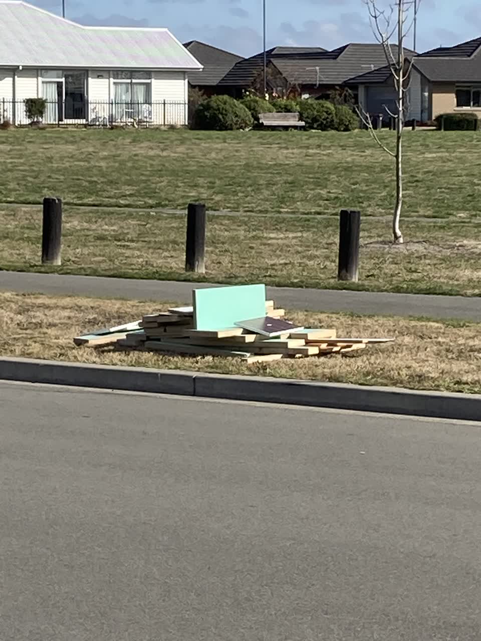 The photograph attached to this rubbish/recycling report
