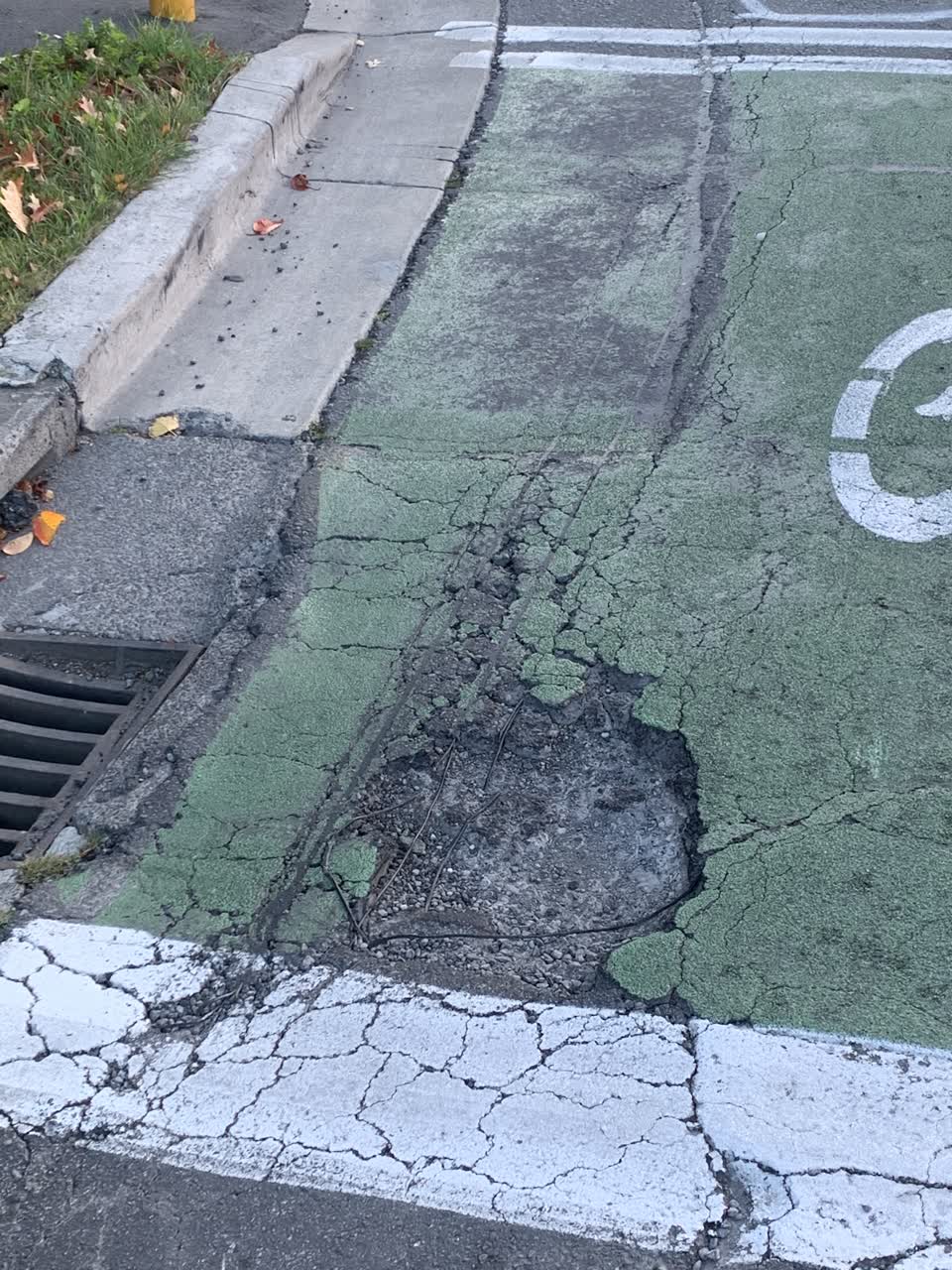 The photograph attached to this roading/streets report