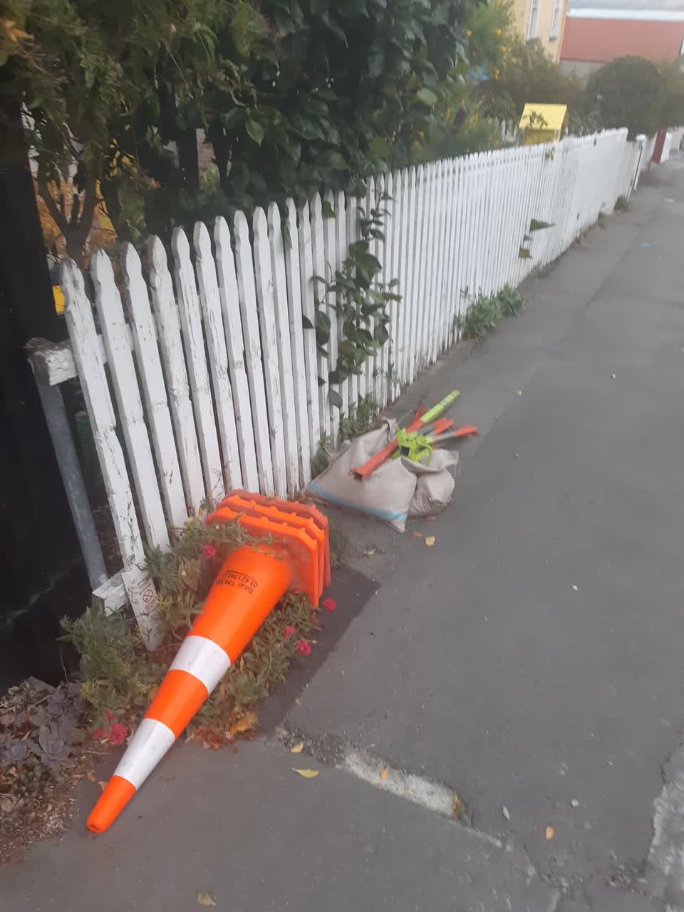 The photograph attached to this roading/streets report