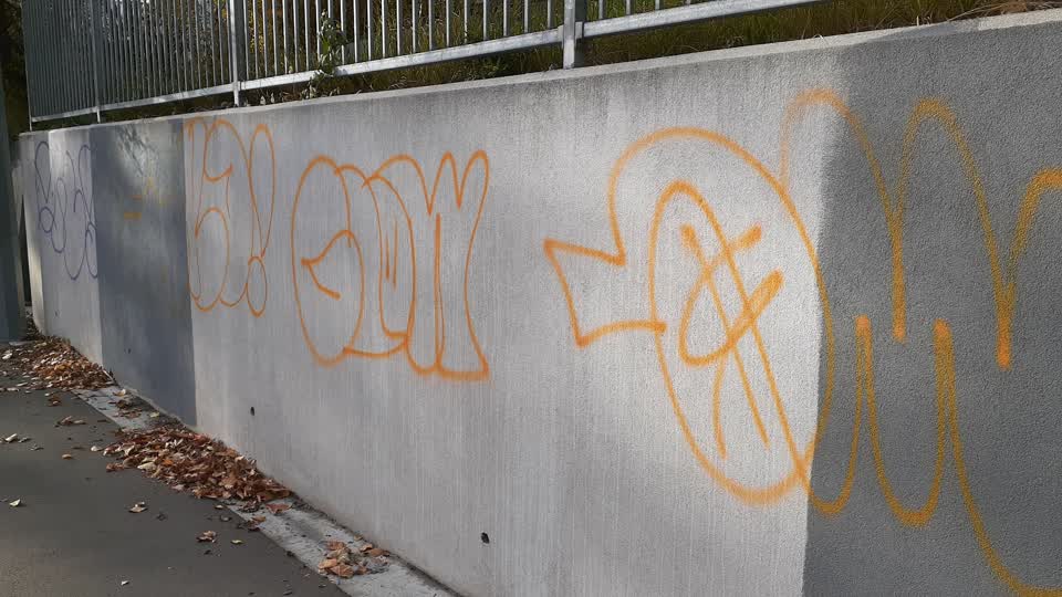 The photograph attached to this graffiti report