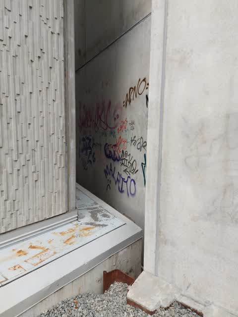 Graffiti, a report photo