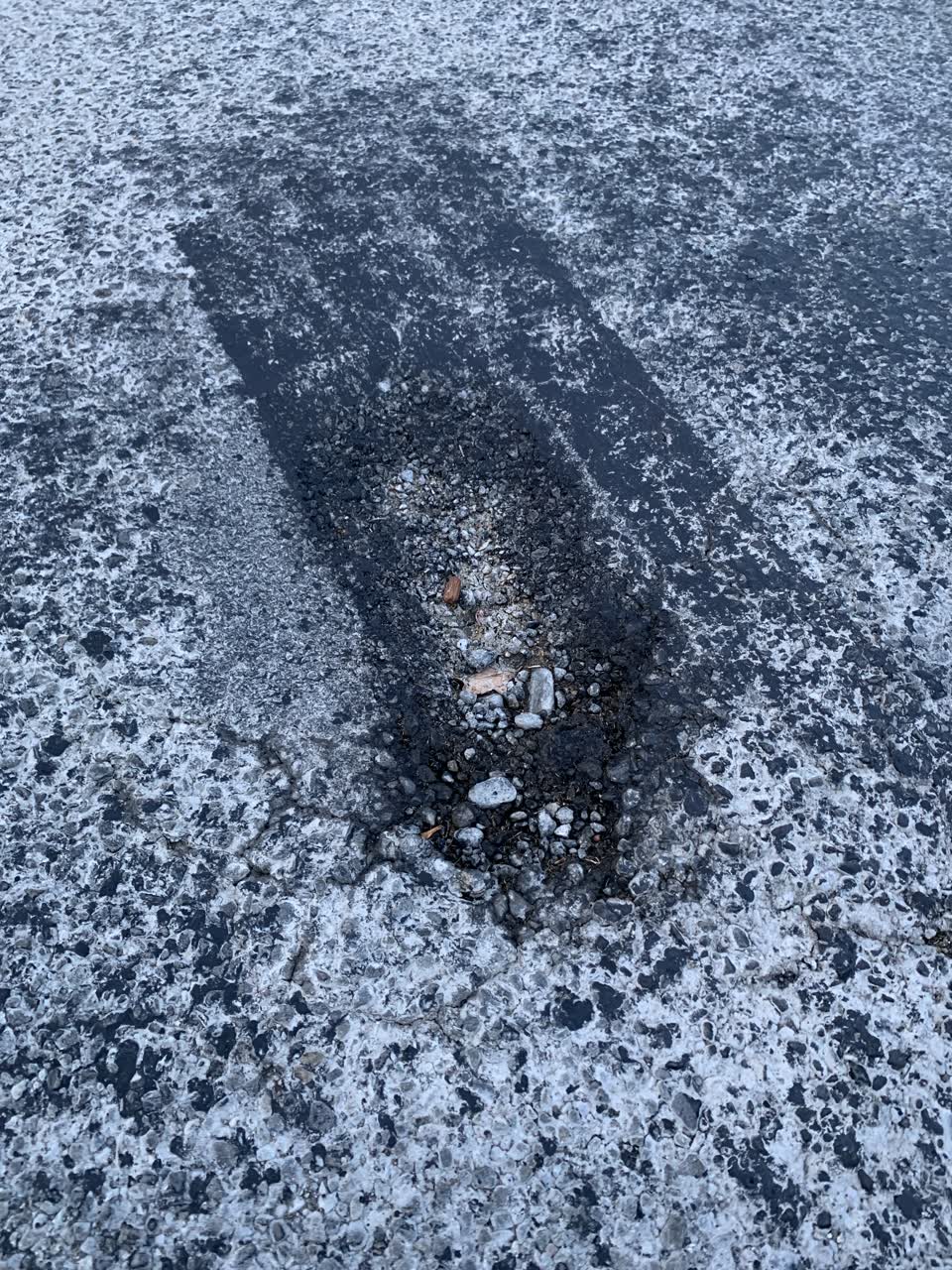 The photograph attached to this roading/streets report