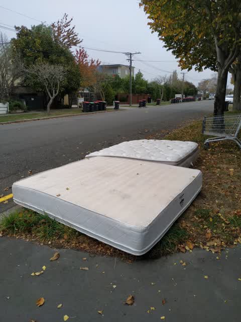Rubbish/Recycling, a report photo