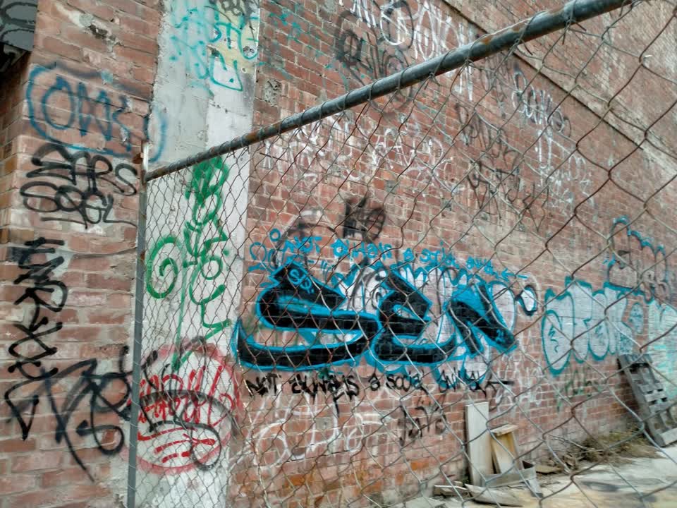 The photograph attached to this graffiti report