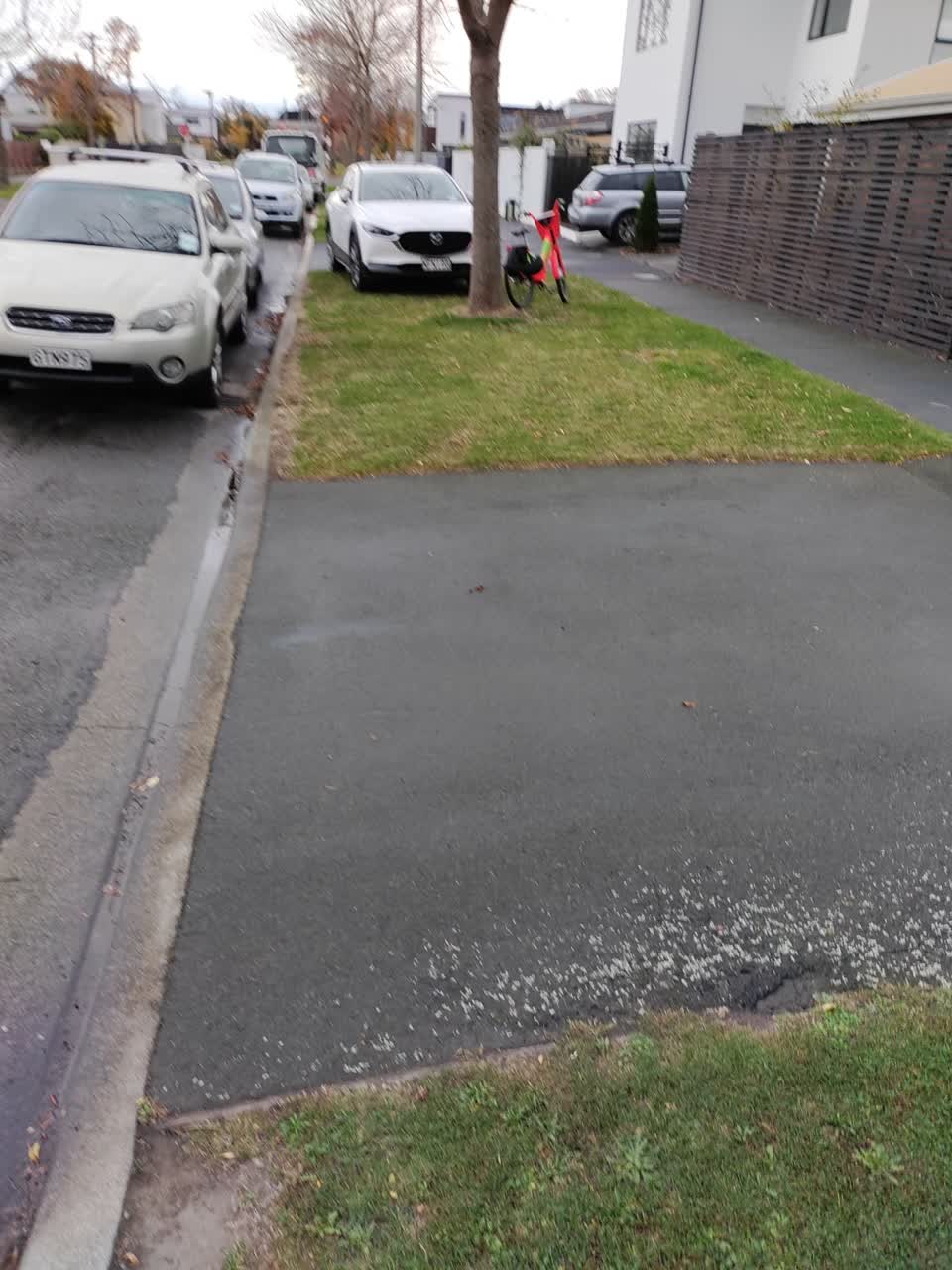 The photograph attached to this roading/streets report