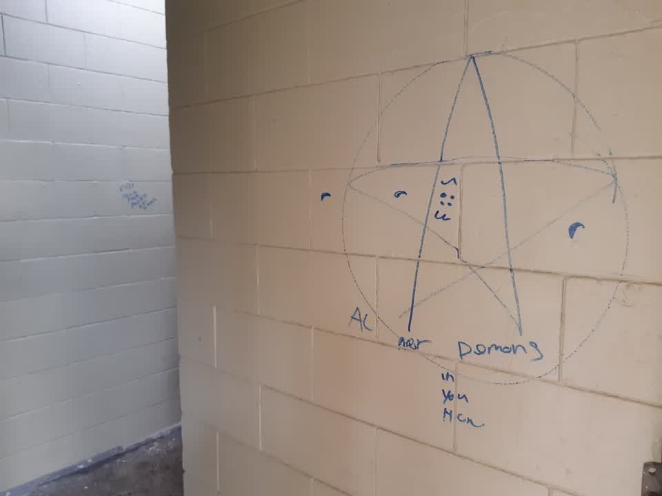 The photograph attached to this graffiti report