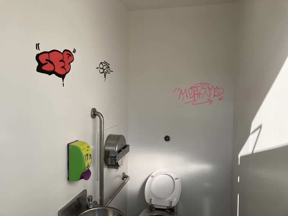 The photograph attached to this graffiti report