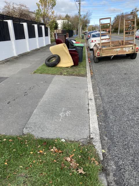 Rubbish/Recycling, a report photo
