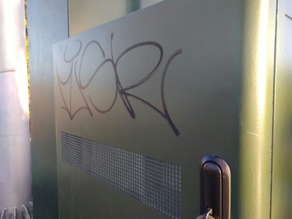 The photograph attached to this graffiti report