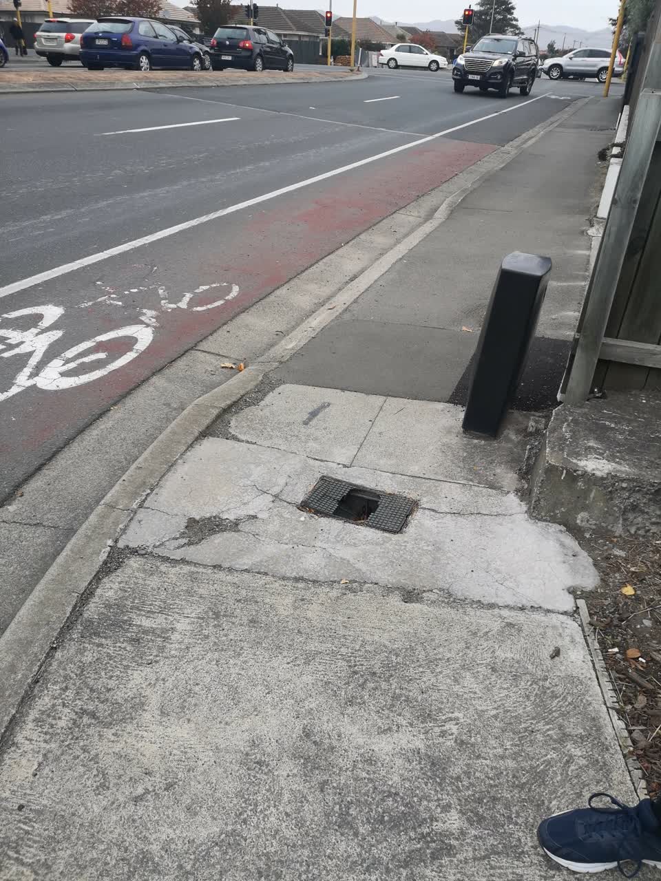 The photograph attached to this roading/streets report