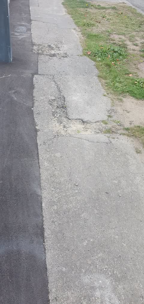 Roading/Streets, a report photo