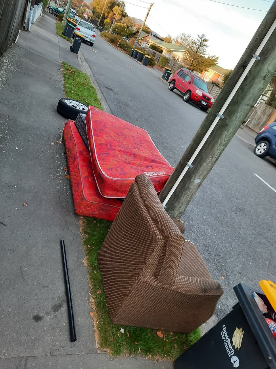 The photograph attached to this rubbish/recycling report