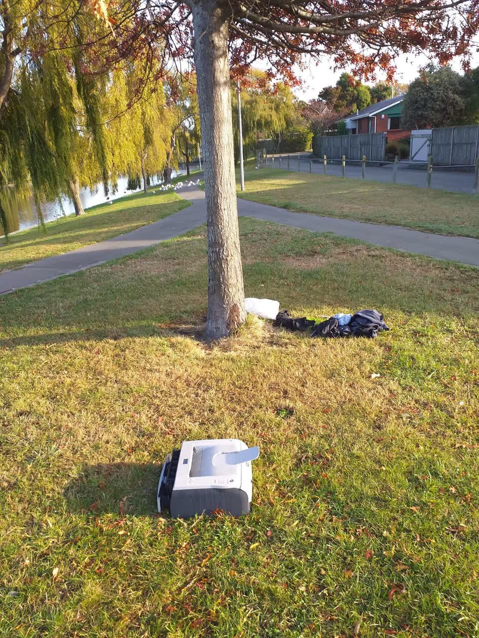 The photograph attached to this rubbish/recycling report