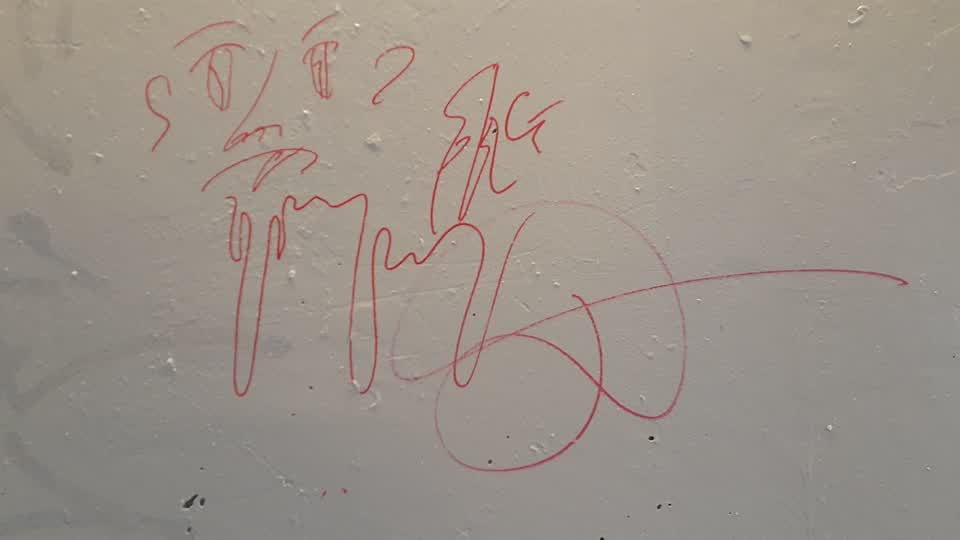 The photograph attached to this graffiti report