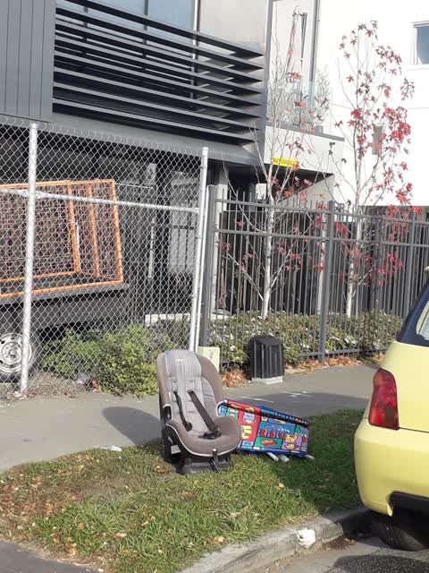 Rubbish/Recycling, a report photo