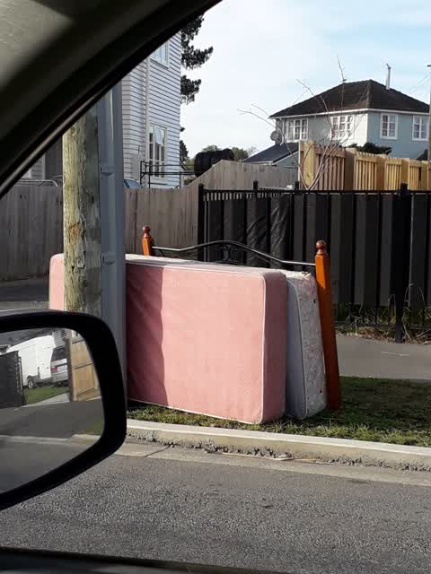 Rubbish/Recycling, a report photo