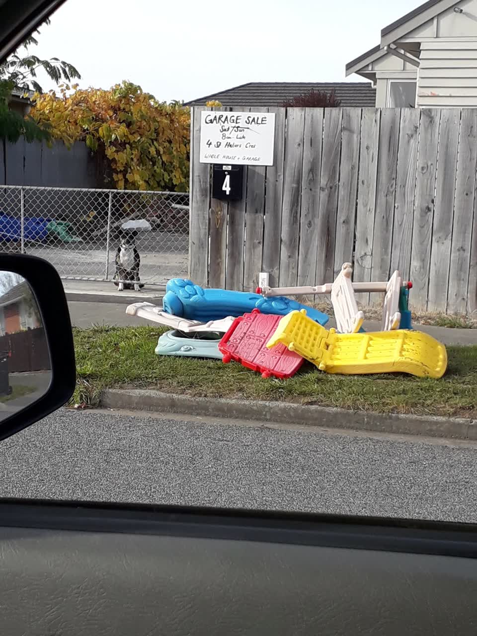 The photograph attached to this rubbish/recycling report