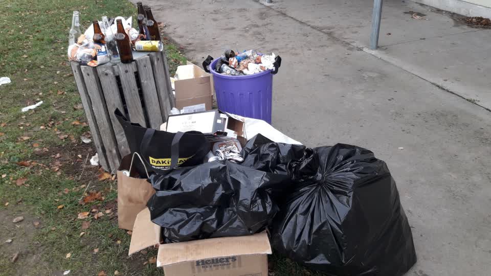 The photograph attached to this rubbish/recycling report