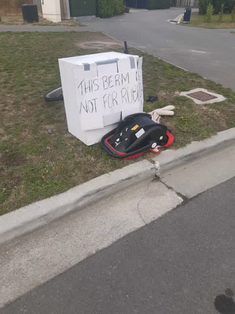 Rubbish/Recycling, a report photo