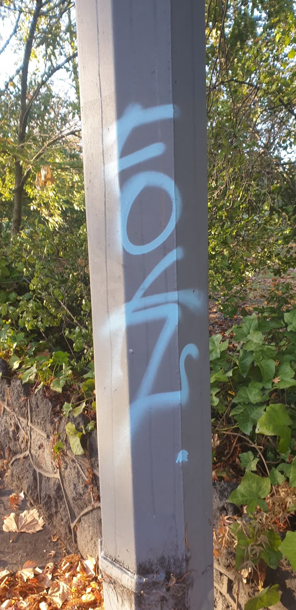 The photograph attached to this graffiti report