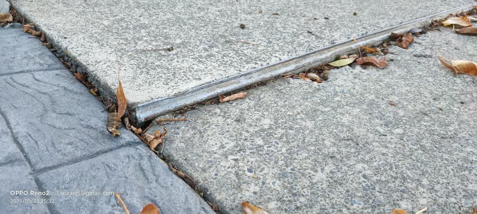 The photograph attached to this roading/streets report