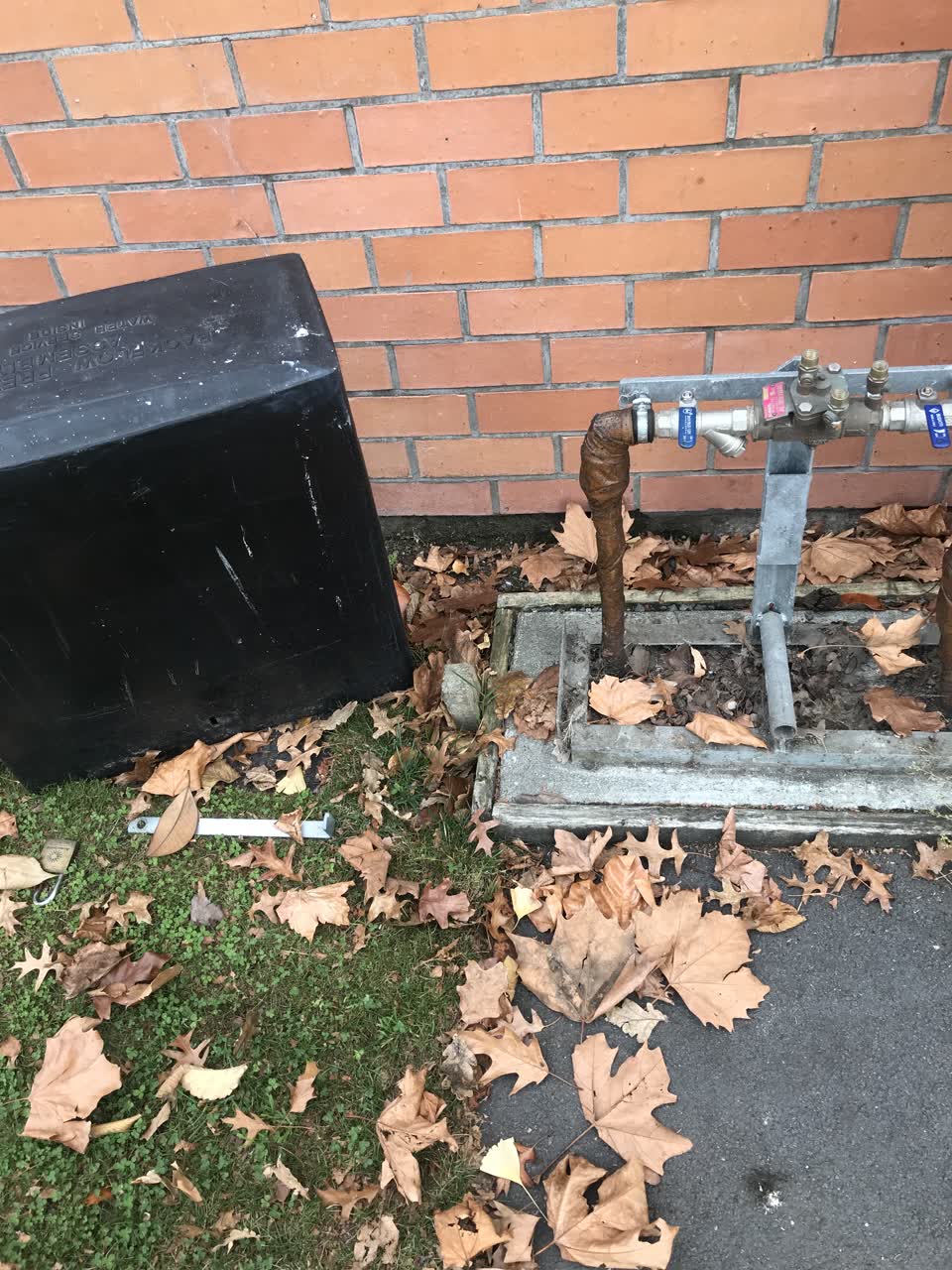 The photograph attached to this water supply report