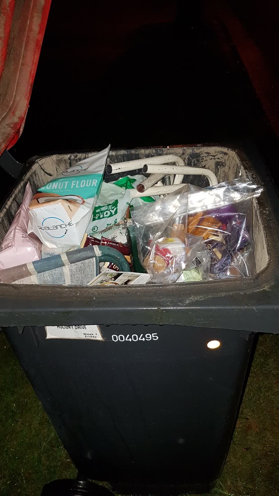 The photograph attached to this rubbish/recycling report