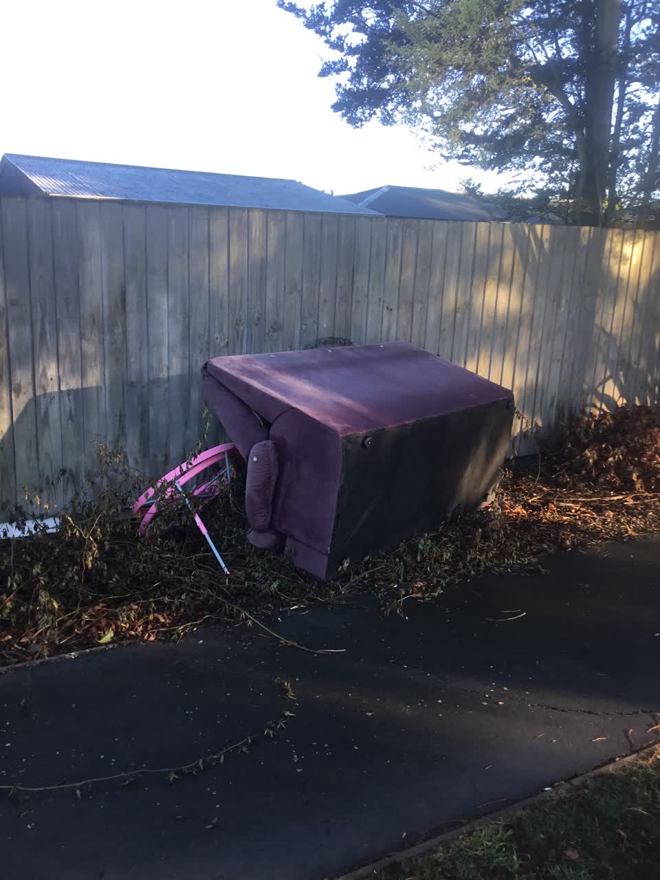 The photograph attached to this rubbish/recycling report