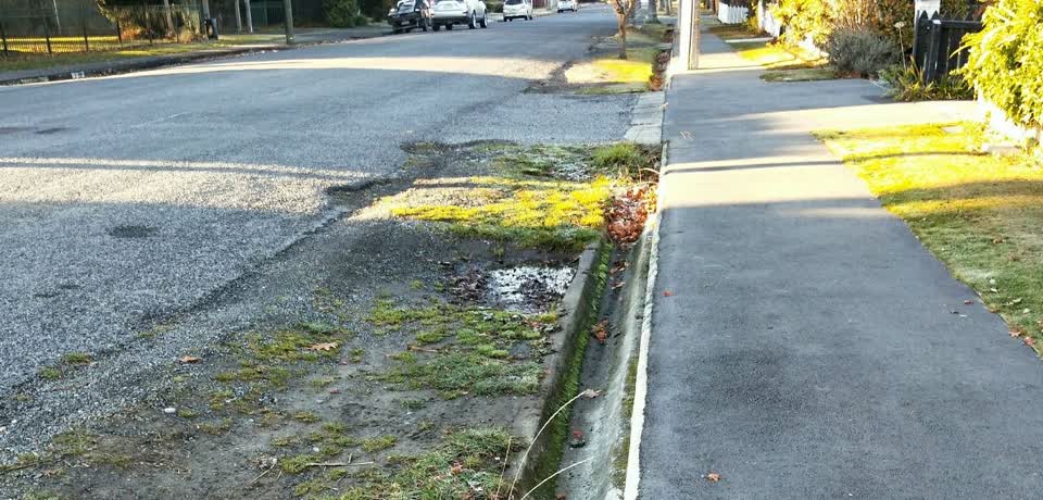 The photograph attached to this roading/streets report