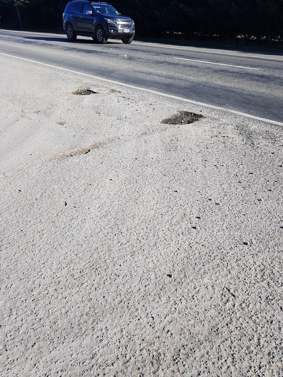 The photograph attached to this roading/streets report