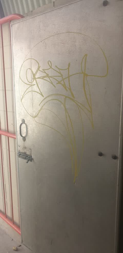 Graffiti, a report photo