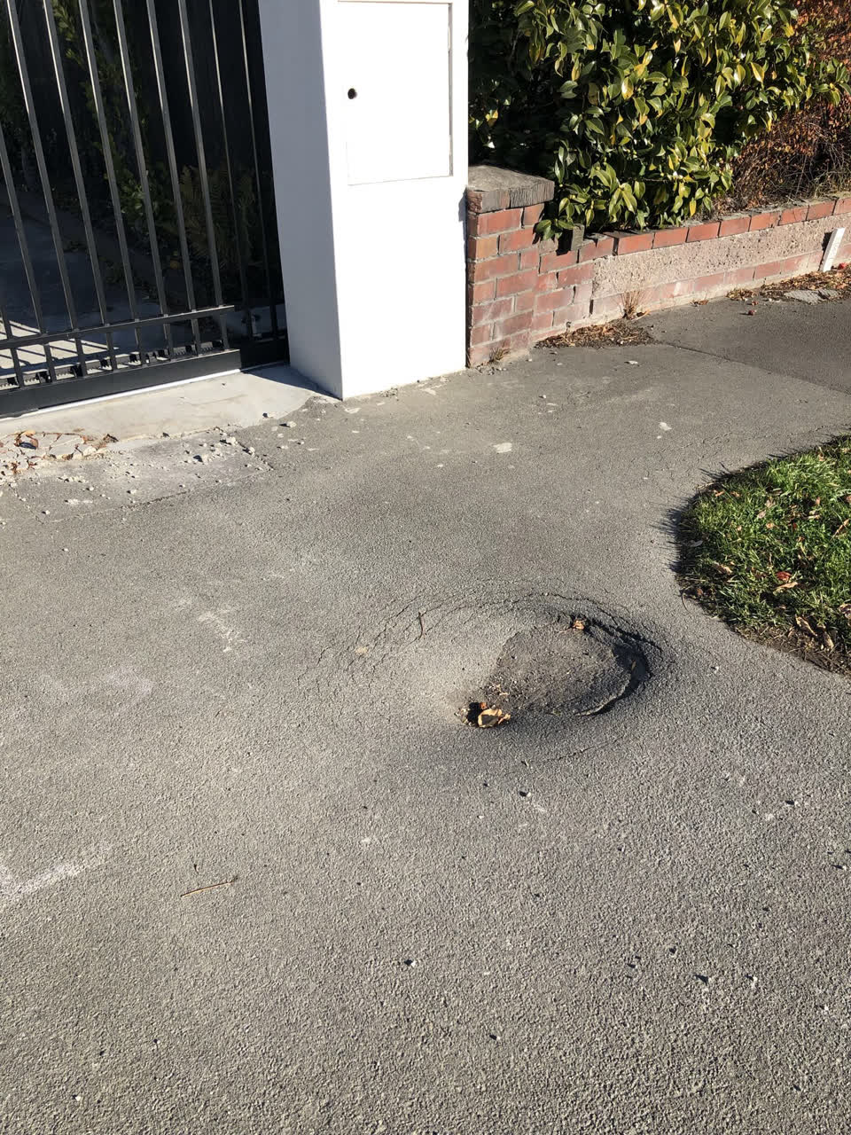 The photograph attached to this roading/streets report
