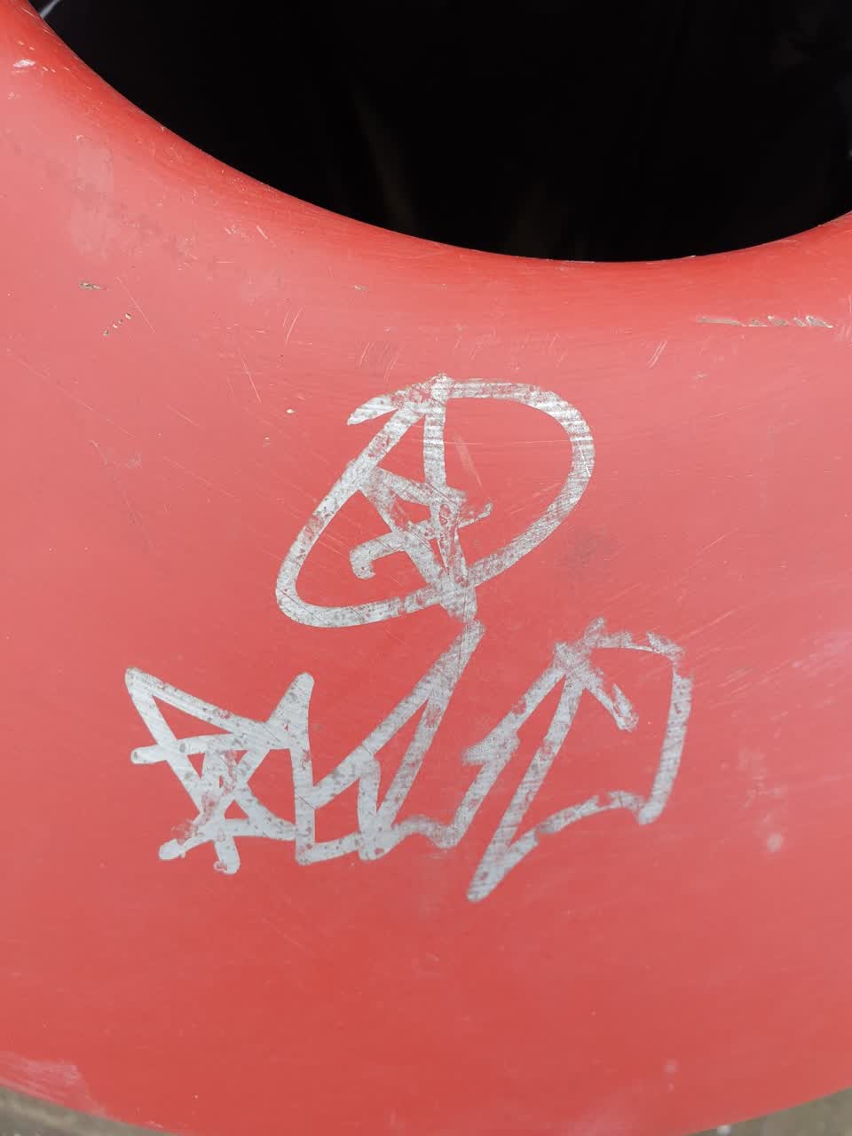 The photograph attached to this graffiti report