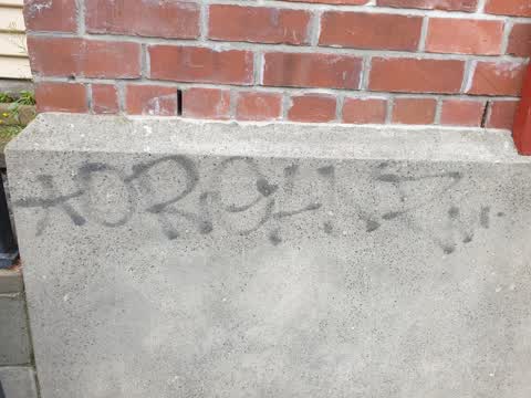 Graffiti, a report photo