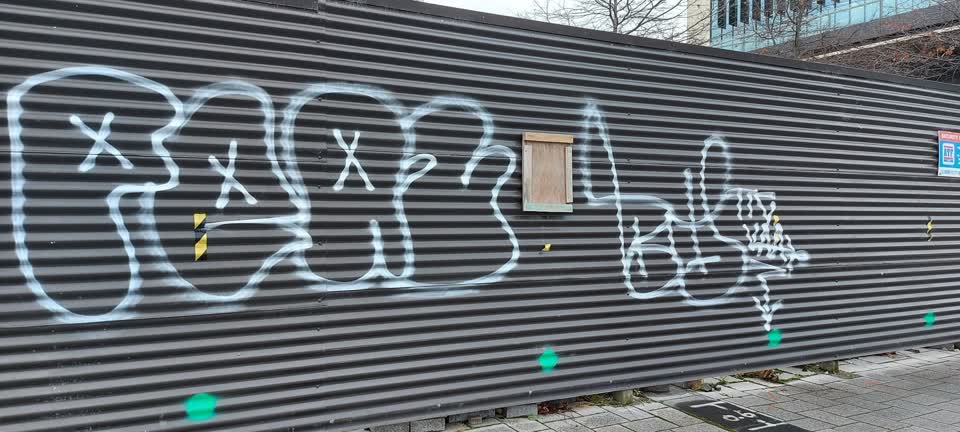 The photograph attached to this graffiti report