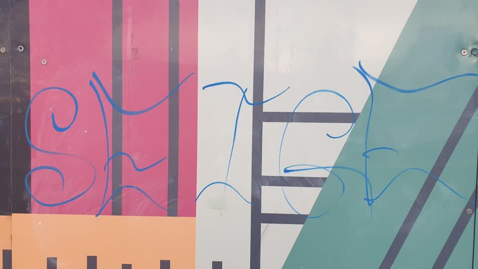 The photograph attached to this graffiti report