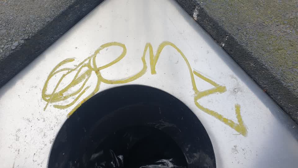 The photograph attached to this graffiti report