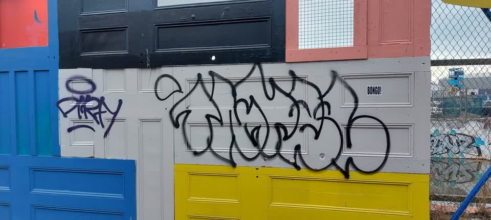 The photograph attached to this graffiti report
