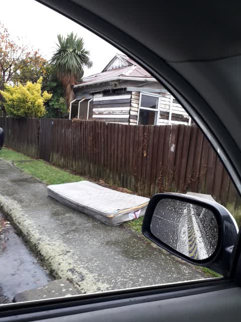 Rubbish/Recycling, a report photo