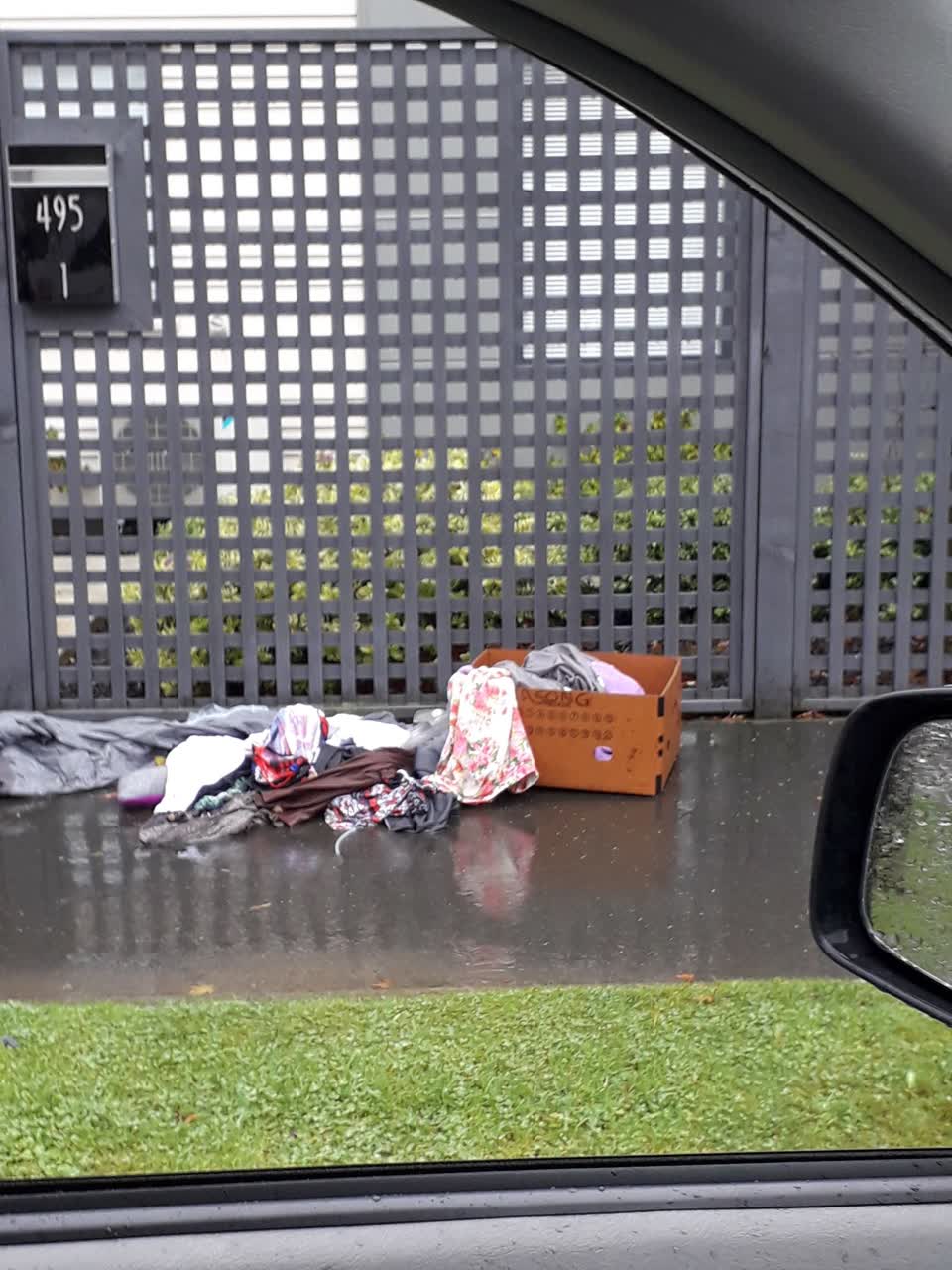 The photograph attached to this rubbish/recycling report