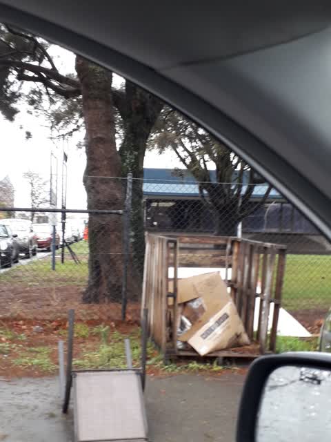 Rubbish/Recycling, a report photo
