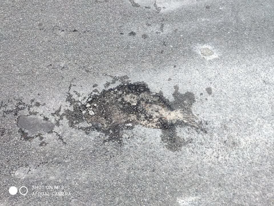 The photograph attached to this roading/streets report