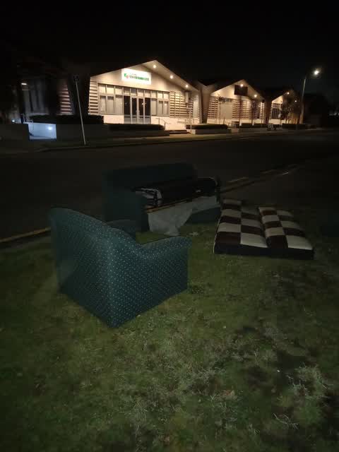 Rubbish/Recycling, a report photo