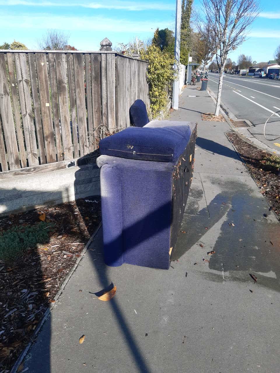 The photograph attached to this rubbish/recycling report