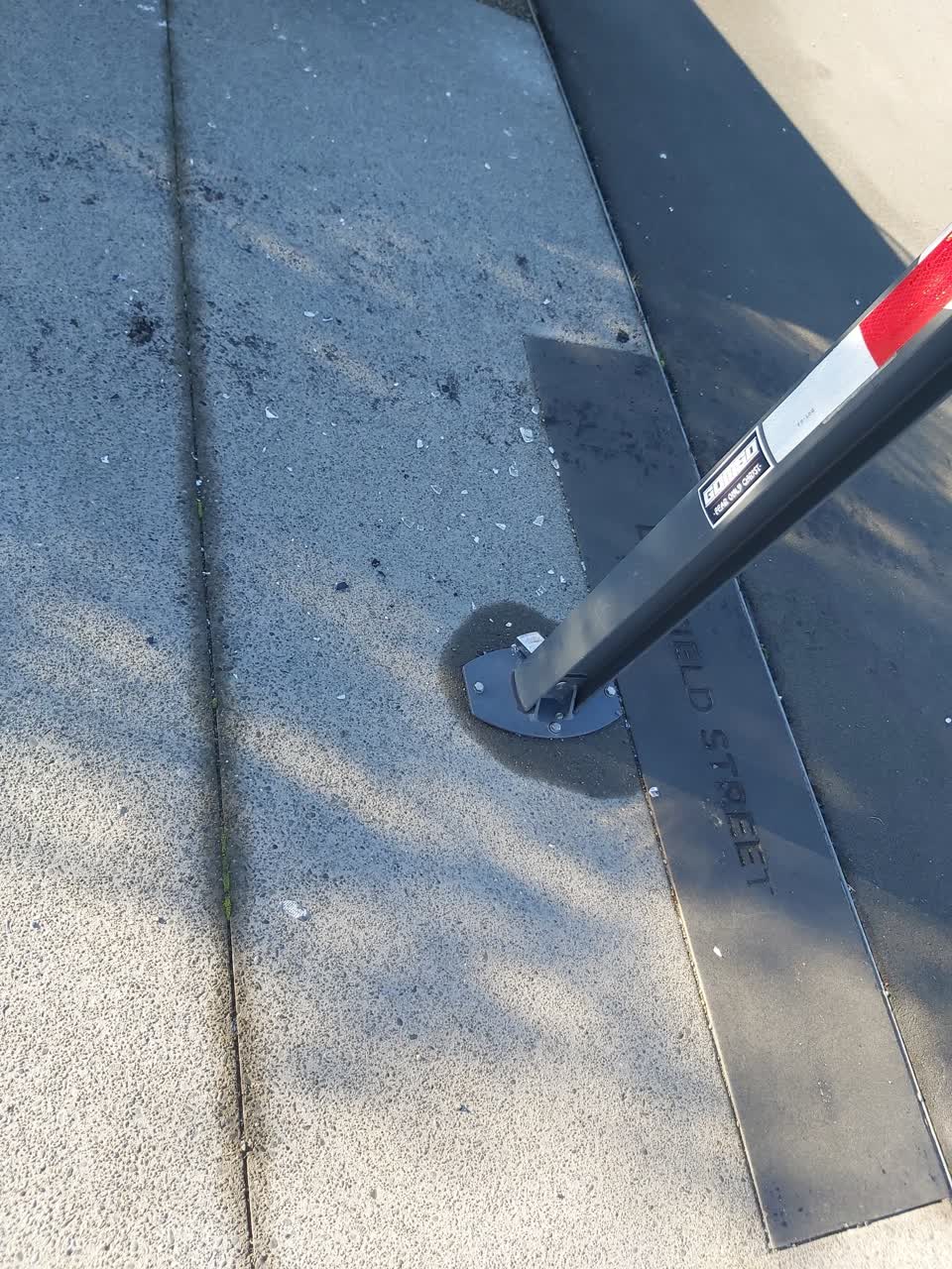 The photograph attached to this roading/streets report