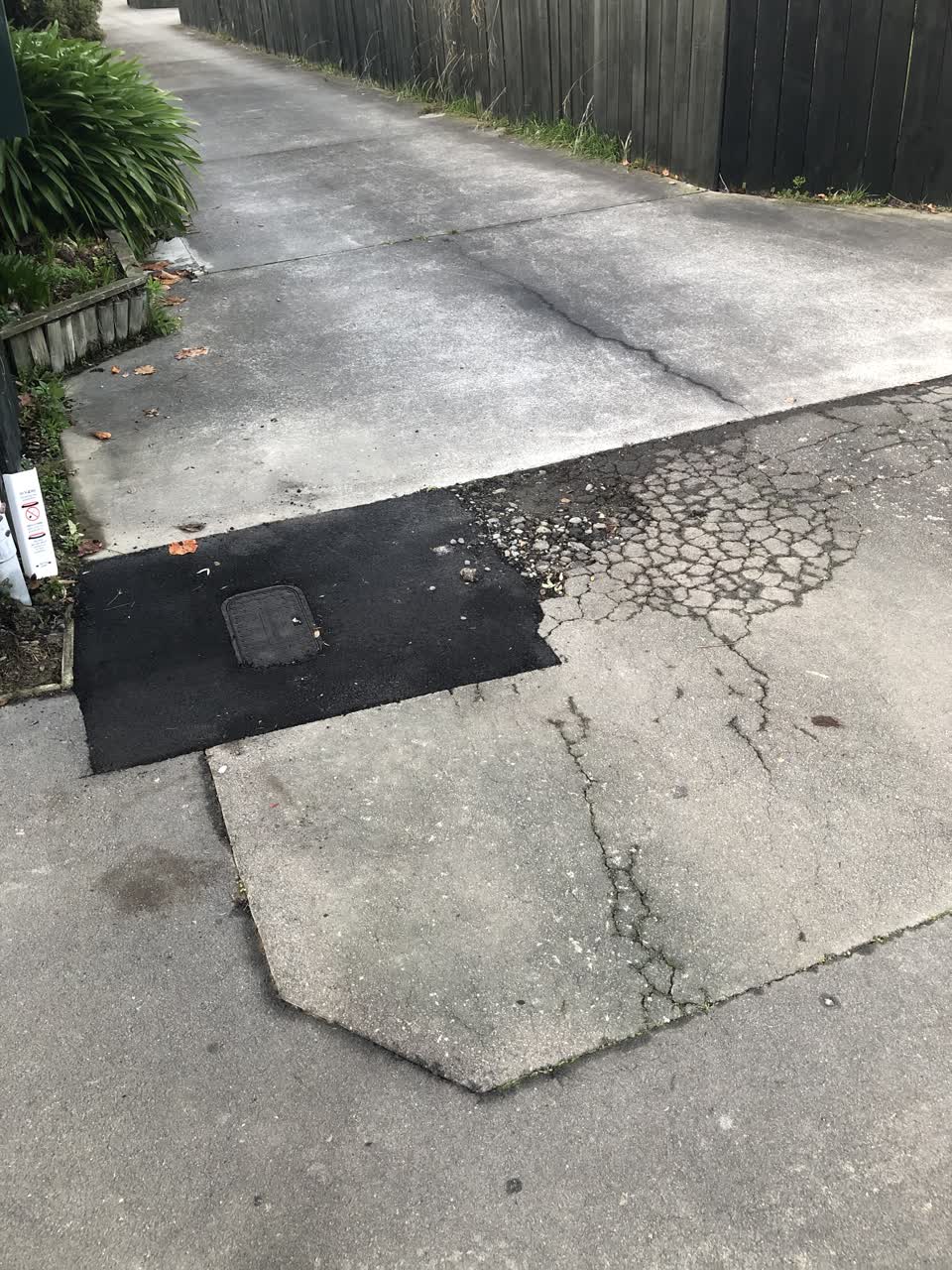 The photograph attached to this roading/streets report