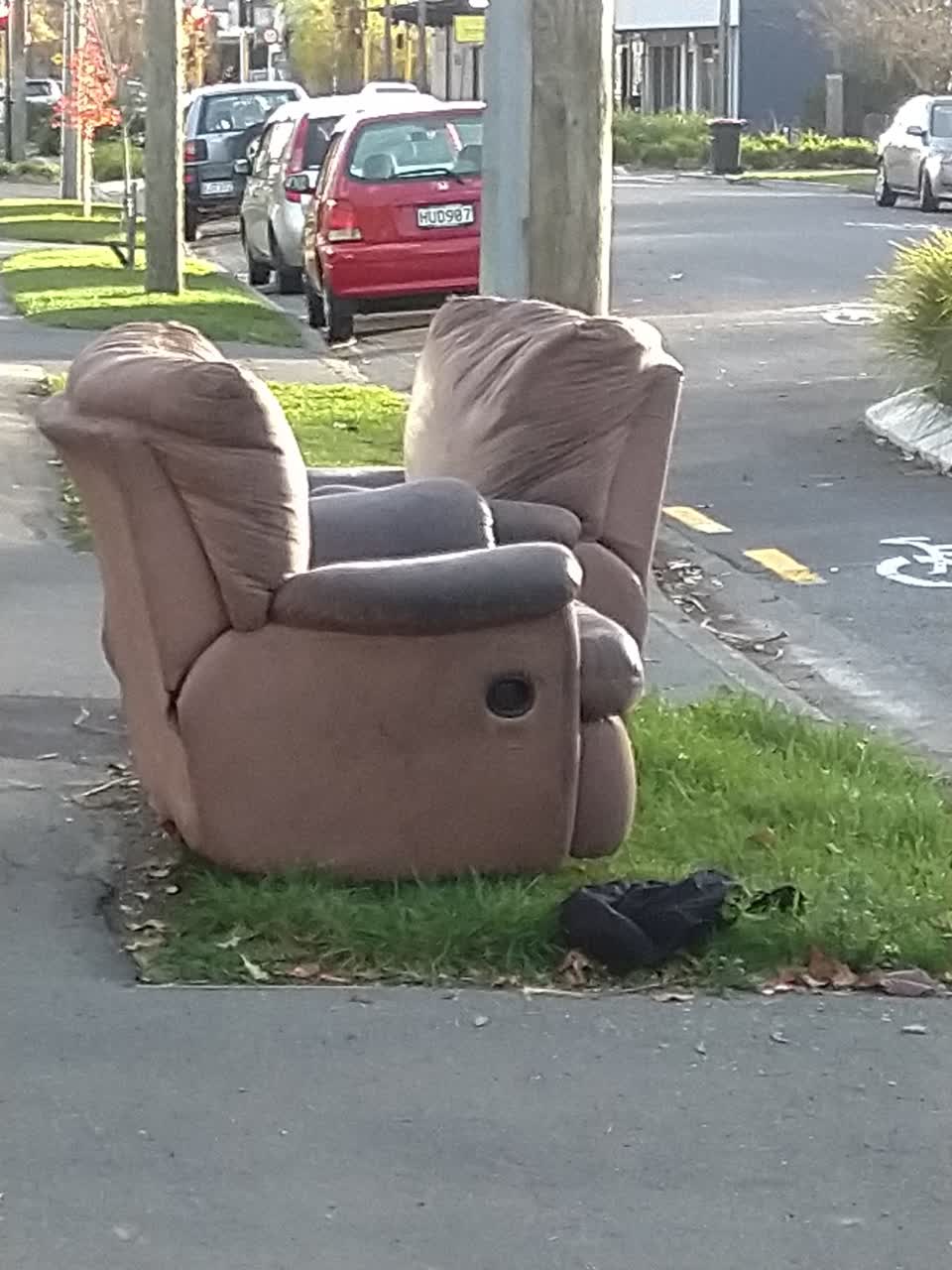 The photograph attached to this rubbish/recycling report