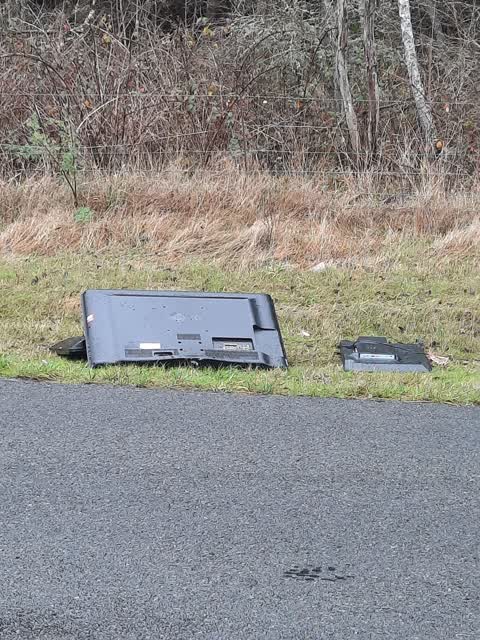 Rubbish/Recycling, a report photo